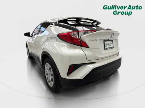More photos of 2020 Toyota C-HR LE at Gulliver Auto Group, TX