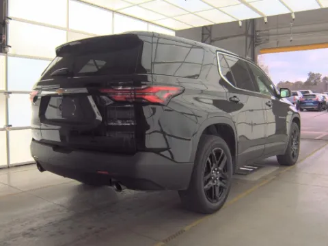 Photos of 2022 Chevrolet Traverse LS for sale in Plano, TX at Gulliver Auto Group