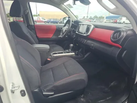 More photos of 2022 Toyota Tacoma SR5 at Gulliver Auto Group, TX