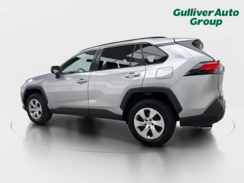 More photos of 2021 Toyota RAV4 LE at Gulliver Auto Group, TX