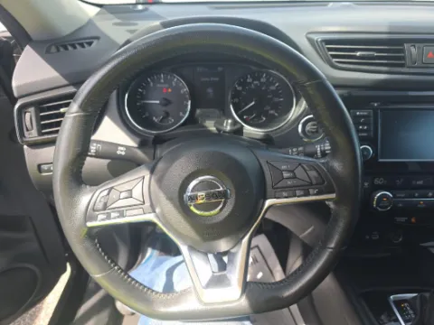 More photos of 2018 Nissan Rogue SV at Gulliver Auto Group, TX