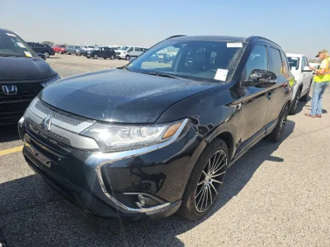 Photos of 2020 Mitsubishi Outlander LE for sale in Plano, TX at Gulliver Auto Group
