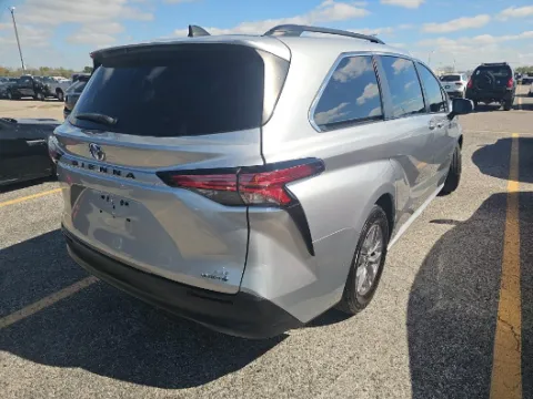 Photos of 2021 Toyota Sienna LE for sale in Plano, TX at Gulliver Auto Group