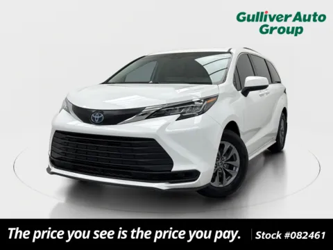 White 2022 Toyota Sienna LE for sale in Plano, TX