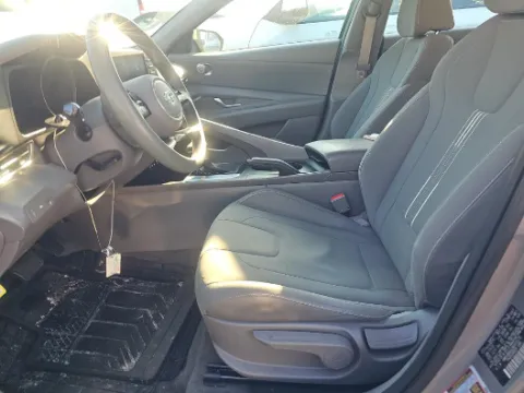 More photos of 2022 Hyundai Elantra SEL at Gulliver Auto Group, TX