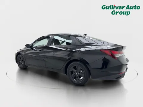 More photos of 2021 Hyundai Elantra SEL at Gulliver Auto Group, TX