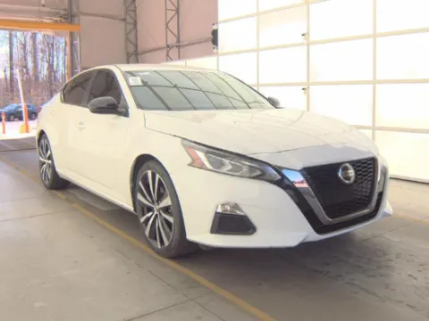 Another view of 2022 Nissan Altima 2.5 SR for sale in Plano, TX at Gulliver Auto Group