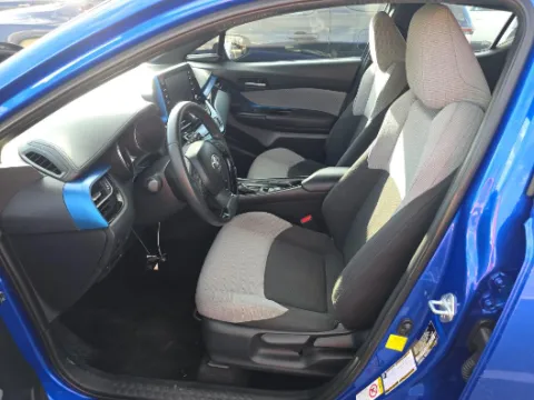 More photos of 2019 Toyota C-HR XLE at Gulliver Auto Group, TX