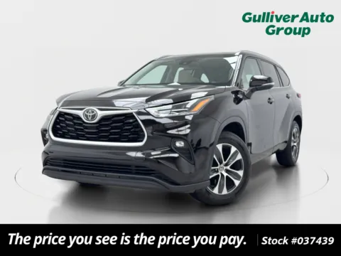 Black 2021 Toyota Highlander XLE for sale in Plano, TX