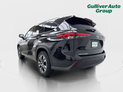 More photos of 2021 Toyota Highlander XLE at Gulliver Auto Group, TX
