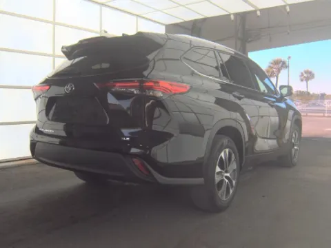 Another view of 2021 Toyota Highlander XLE for sale in Plano, TX at Gulliver Auto Group