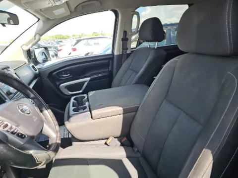 More photos of 2018 Nissan Titan SV at Gulliver Auto Group, TX