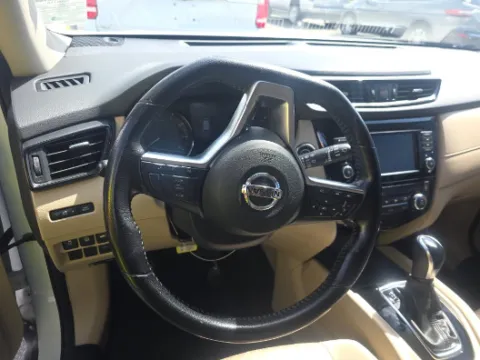 More photos of 2020 Nissan Rogue SV at Gulliver Auto Group, TX