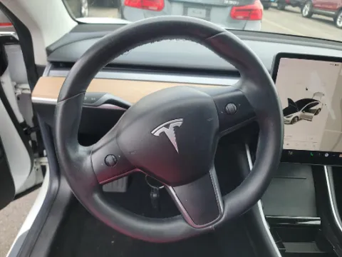 More photos of 2018 Tesla Model 3 Long Range at Gulliver Auto Group, TX