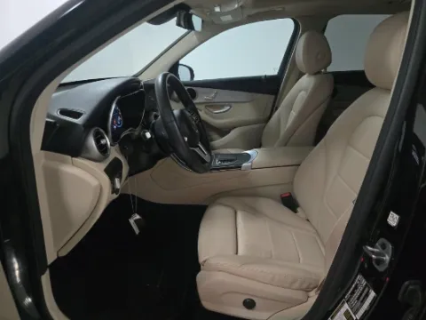 More photos of 2022 Mercedes-Benz GLC 300 at Gulliver Auto Group, TX