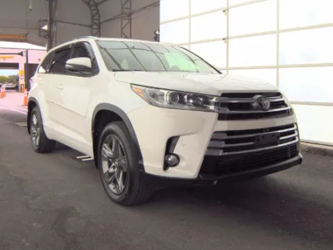 Another view of 2018 Toyota Highlander Limited Platinum for sale in Plano, TX at Gulliver Auto Group