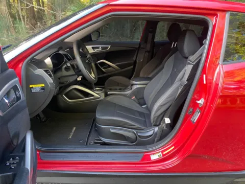 More photos of 2016 Hyundai Veloster at Gulliver Auto Group, TX