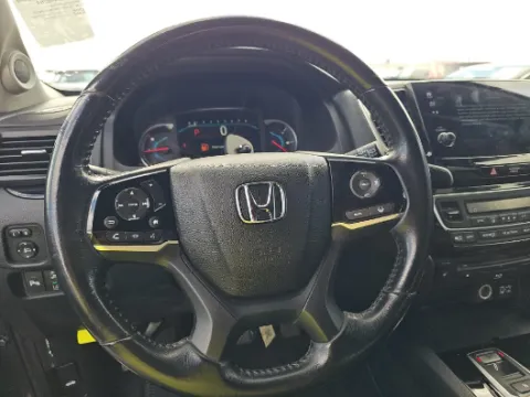 More photos of 2019 Honda Pilot Touring at Gulliver Auto Group, TX