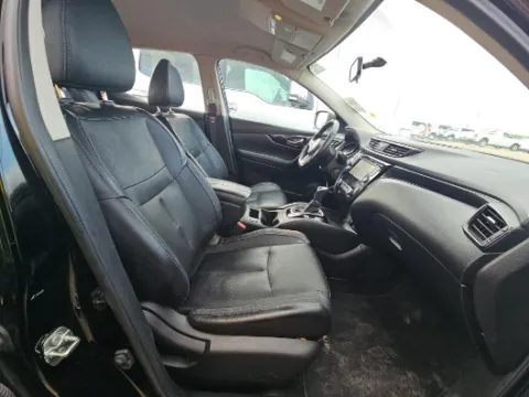 More photos of 2018 Nissan Rogue Sport SL at Gulliver Auto Group, TX