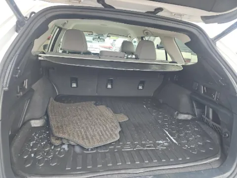 More photos of 2024 Subaru Outback Premium at Gulliver Auto Group, TX