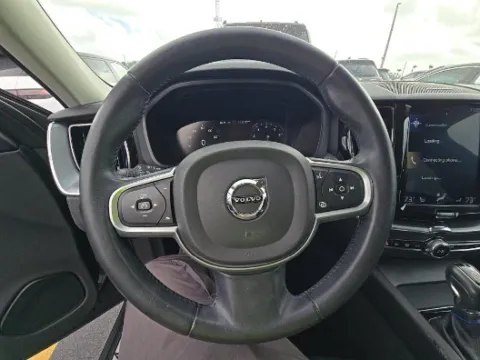 More photos of 2019 Volvo XC60 T6 Momentum at Gulliver Auto Group, TX