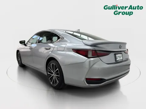 More photos of 2022 Lexus ES 300h at Gulliver Auto Group, TX