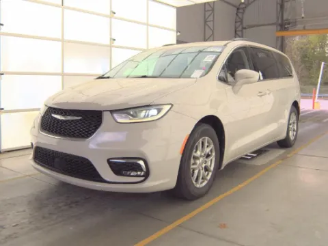 White 2021 Chrysler Pacifica Touring for sale in Plano, TX