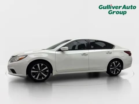 Photos of 2017 Nissan Altima 2.5 SR for sale in Plano, TX at Gulliver Auto Group