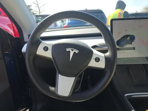 More photos of 2021 Tesla Model Y Long Range at Gulliver Auto Group, TX