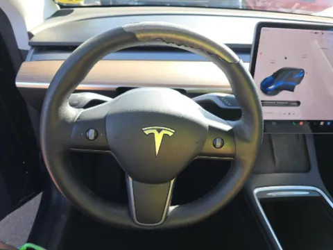 More photos of 2021 Tesla Model Y Long Range at Gulliver Auto Group, TX