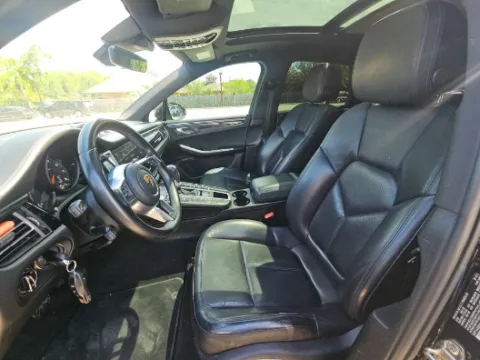 More photos of 2021 Porsche Macan at Gulliver Auto Group, TX