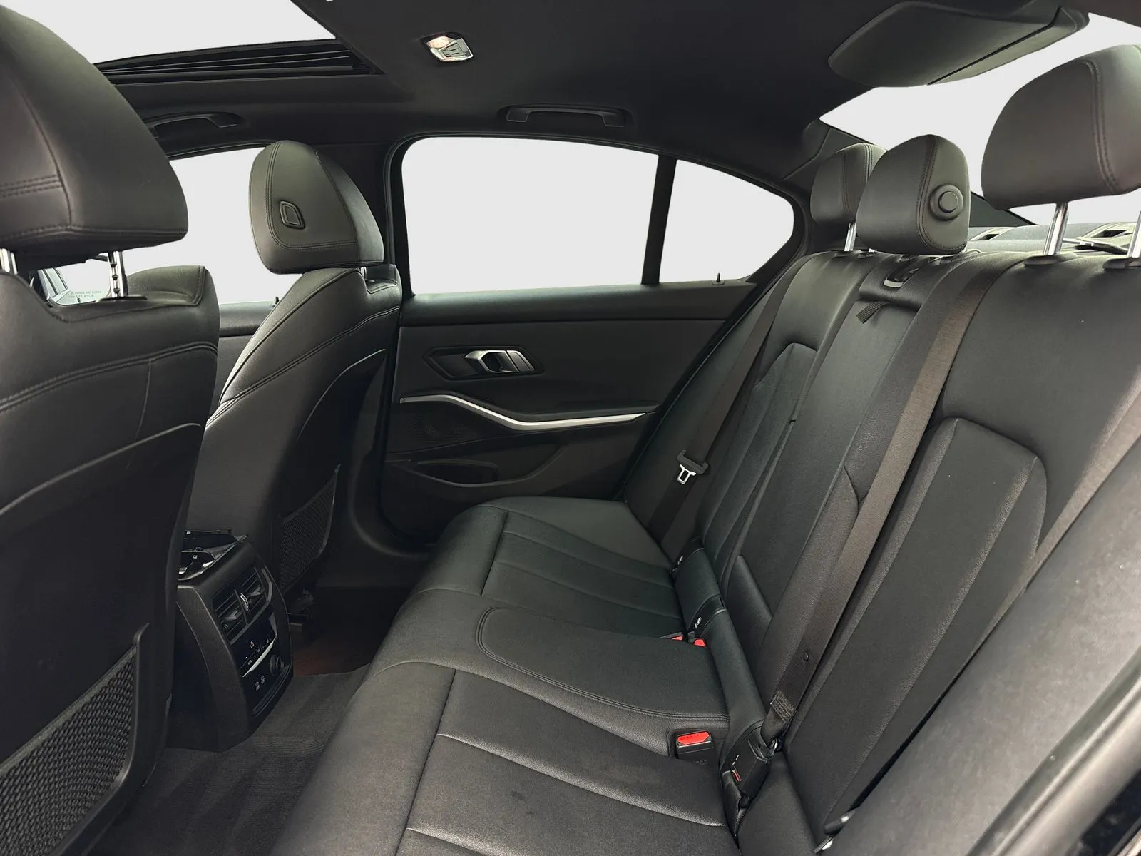 2020 BMW 3 Series 330i - Photo 34
