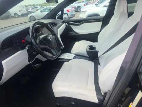 More photos of 2018 Tesla Model X 75D at Gulliver Auto Group, TX