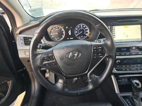 More photos of 2015 Hyundai Sonata Limited at Gulliver Auto Group, TX