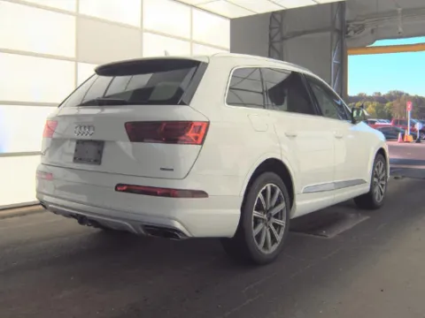 Another view of 2019 Audi Q7 45 SE Premium Plus for sale in Plano, TX at Gulliver Auto Group