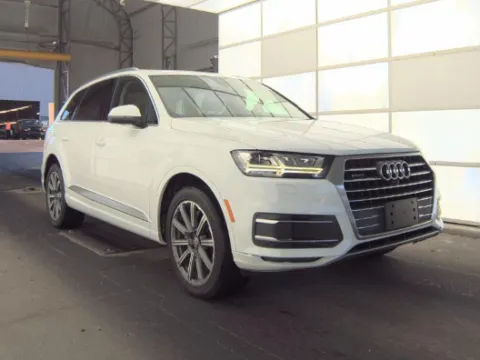 Another view of 2019 Audi Q7 45 SE Premium Plus for sale in Plano, TX at Gulliver Auto Group