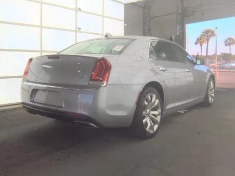 More photos of 2018 Chrysler 300 Limited at Gulliver Auto Group, TX
