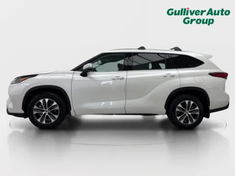 More photos of 2021 Toyota Highlander XLE at Gulliver Auto Group, TX