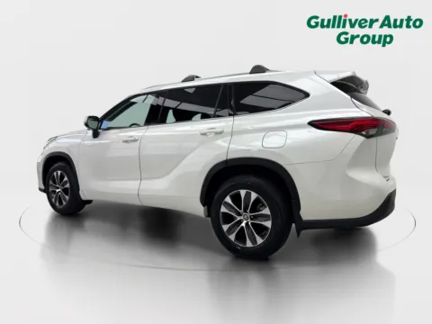 More photos of 2021 Toyota Highlander XLE at Gulliver Auto Group, TX