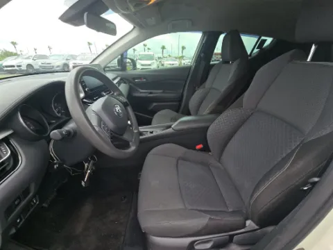 More photos of 2020 Toyota C-HR LE at Gulliver Auto Group, TX