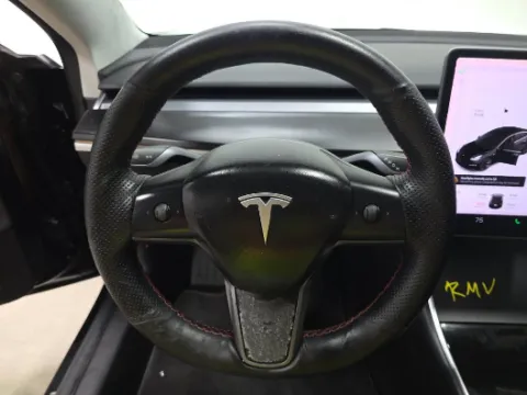 More photos of 2018 Tesla Model 3 Long Range at Gulliver Auto Group, TX