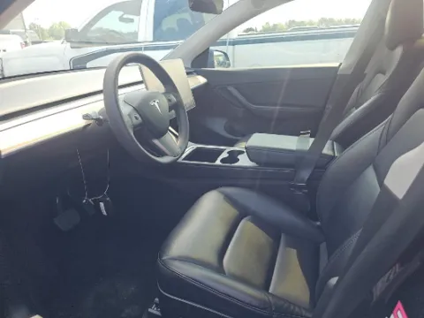 More photos of 2021 Tesla Model Y Long Range at Gulliver Auto Group, TX