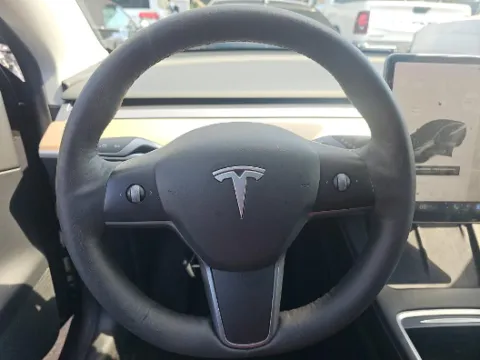 More photos of 2021 Tesla Model Y Long Range at Gulliver Auto Group, TX