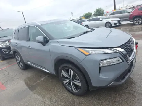 More photos of 2023 Nissan Rogue SL at Gulliver Auto Group, TX
