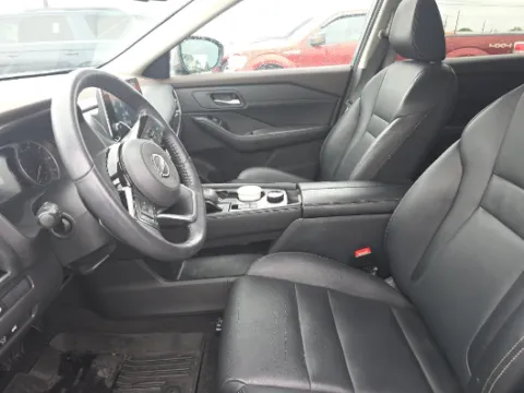 More photos of 2023 Nissan Rogue SL at Gulliver Auto Group, TX