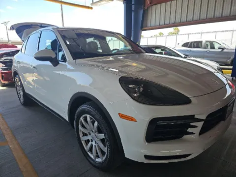 More photos of 2019 Porsche Cayenne at Gulliver Auto Group, TX