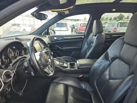 More photos of 2016 Porsche Cayenne at Gulliver Auto Group, TX