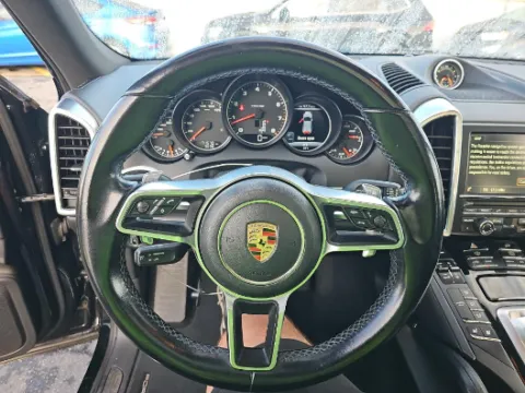 More photos of 2016 Porsche Cayenne at Gulliver Auto Group, TX