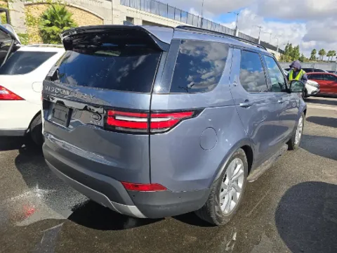 Photos of 2020 Land Rover Discovery HSE for sale in Plano, TX at Gulliver Auto Group