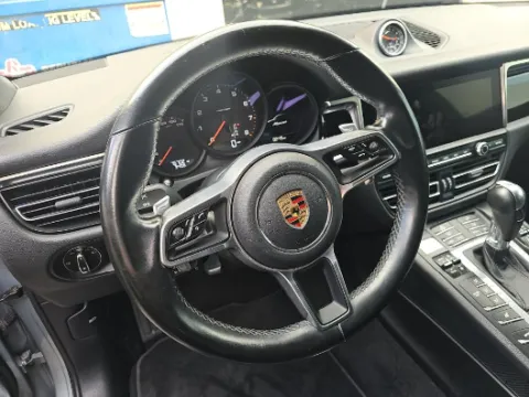 More photos of 2020 Porsche Macan at Gulliver Auto Group, TX